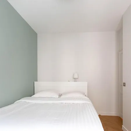 Veeve - Classical Features In The 9th